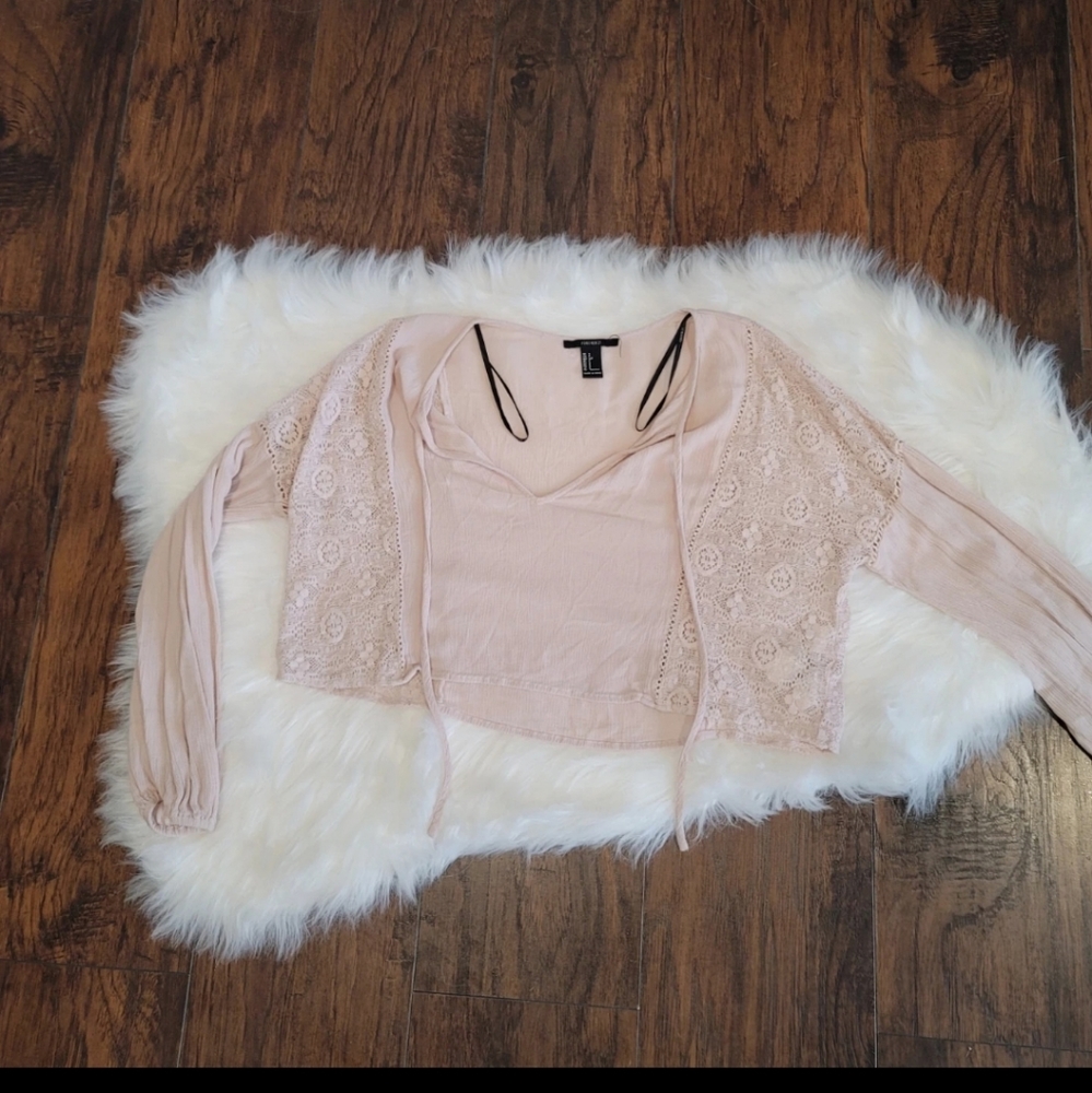 Lace Detail Long Sleeve Crop Top